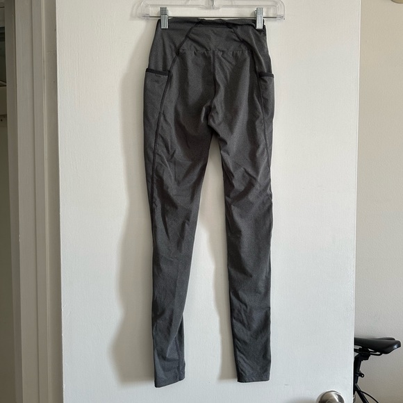 Gymshark Gray Athletic ‘Dry’ Stretchy Activewear Leggings size XS EUC - Picture 5 of 7
